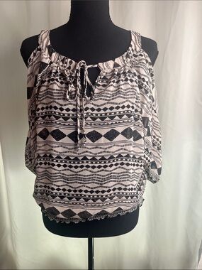 BCX Black and White Cold-Shoulder Aztec Print Tie-Front Top